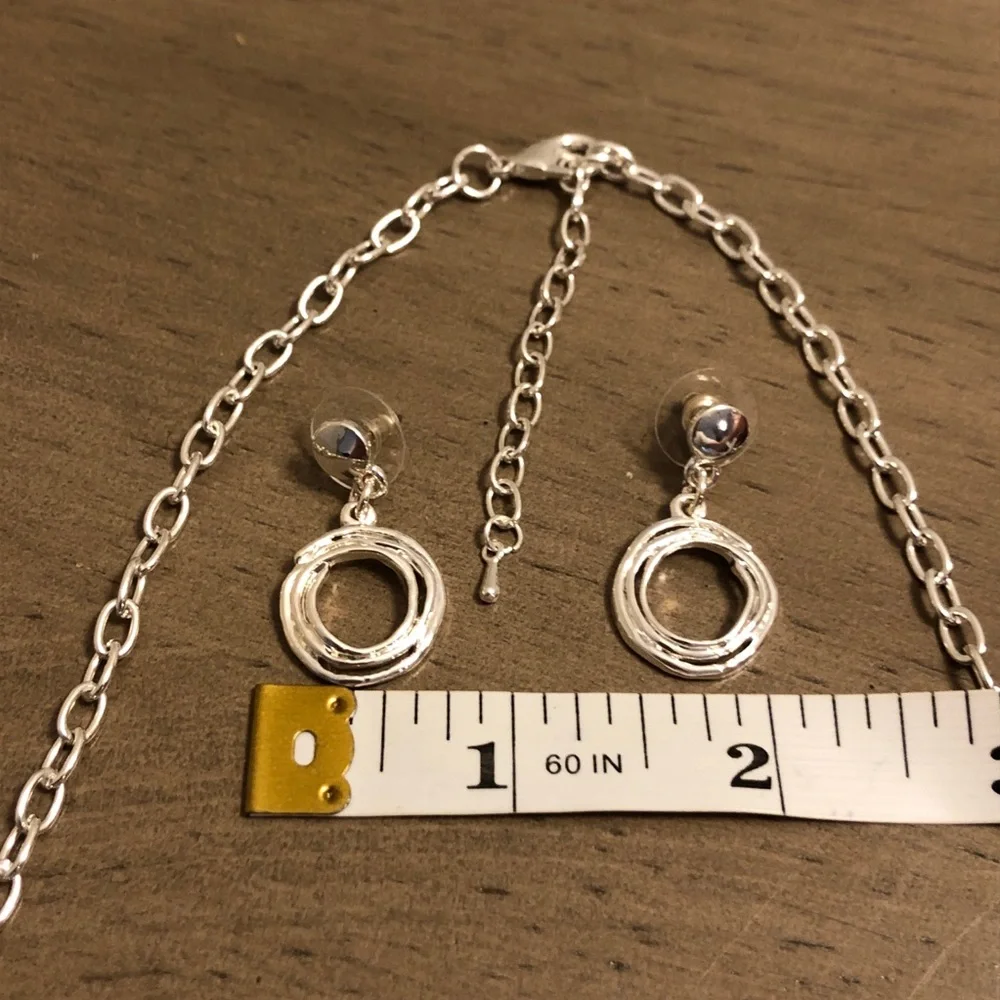 Silver Tone Gray and Black Necklace and Earrings Set Costume Jewelry